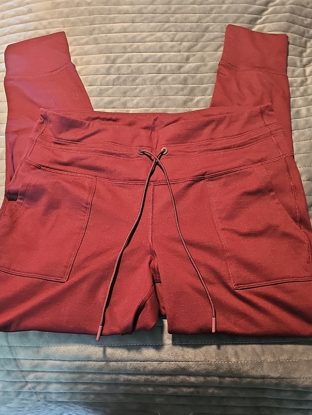 Old Navy Active Cosecore Burgandy Drawstring Pocket  Leggings XL